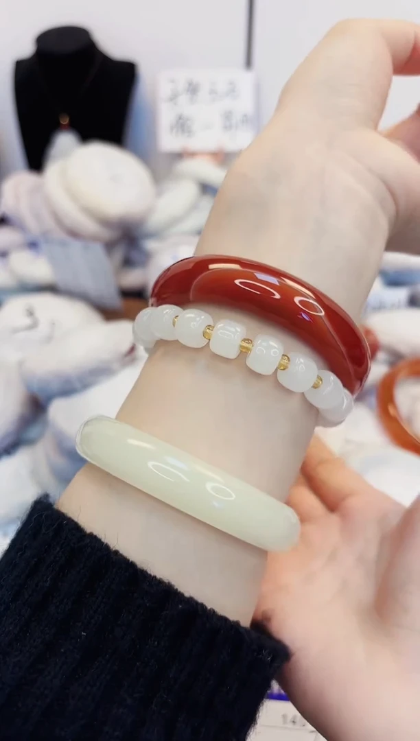 【闪购商品】石英质玉手镯未镶嵌140-玛瑙圈口60