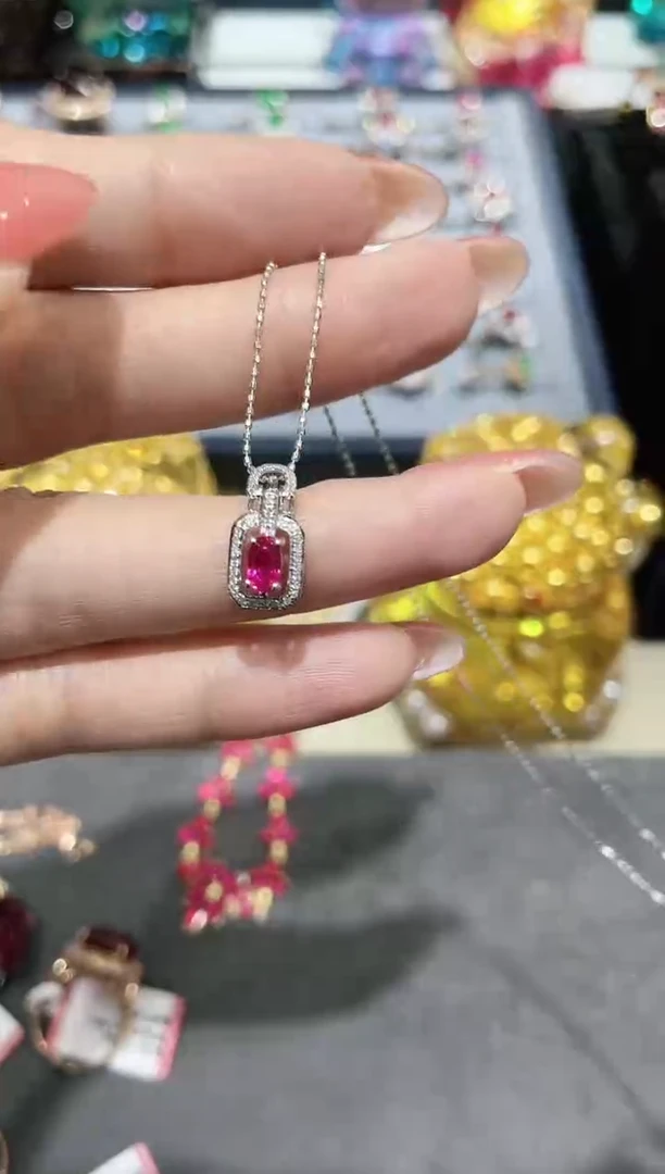 项链18K金镶嵌红宝石项链