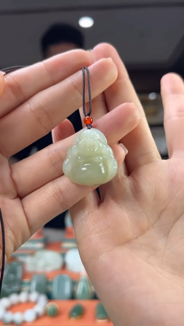 和田玉未镶嵌颈饰1