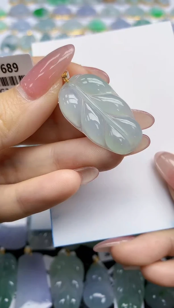 【闪购商品】翡翠挂件18K金镶嵌天然翡翠A货