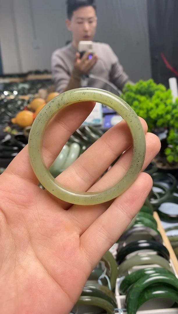 未镶嵌手镯和田玉53