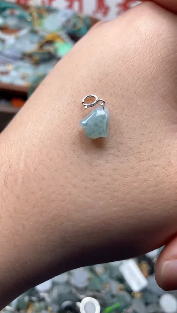 【闪购商品】翡翠颈饰未镶嵌哥哥