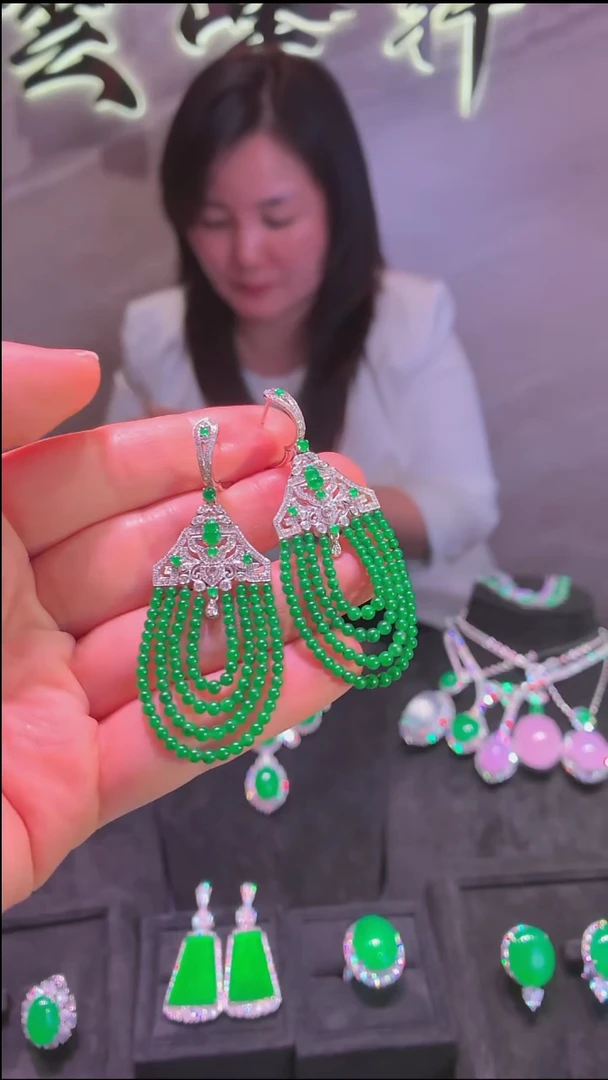 18K金镶嵌翡翠耳饰耳饰