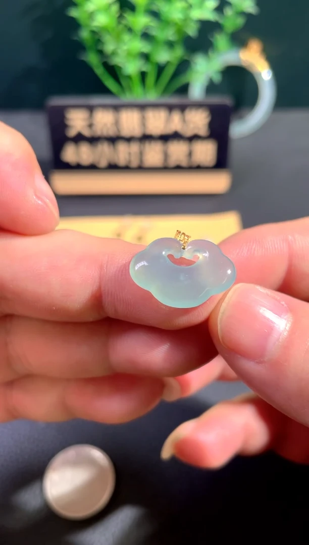 颈饰18K金镶嵌翡翠翡翠