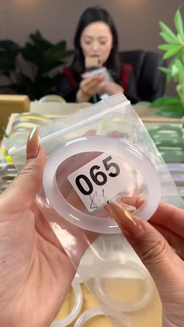 【闪购商品】玛瑙/玉髓手镯未镶嵌065