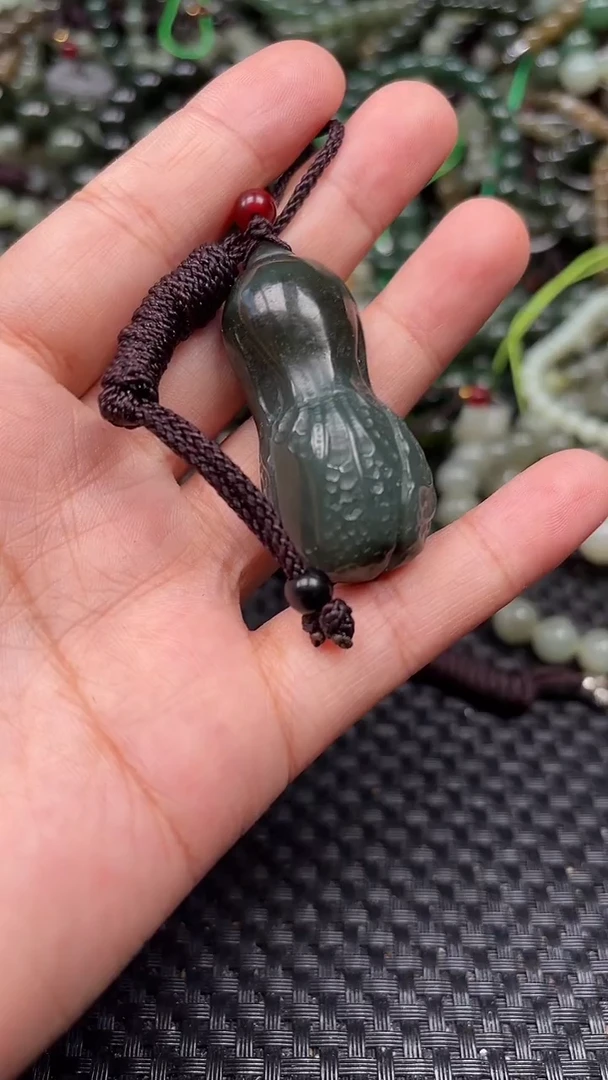 和田玉未镶嵌颈饰1