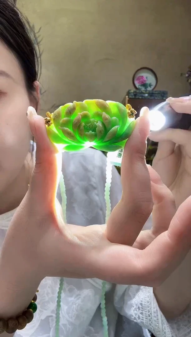 翡翠未镶嵌颈饰吊坠