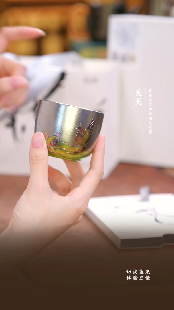 纯钛奥伯顿彩钛手工錾刻鸡缸杯