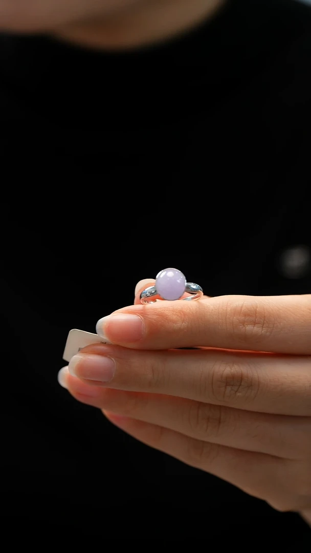 18K金镶嵌戒指翡翠蛋面戒指