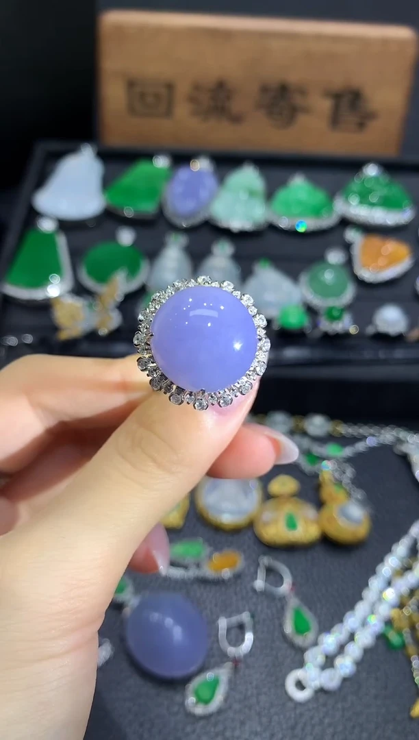 18K金镶嵌戒指翡翠40团购