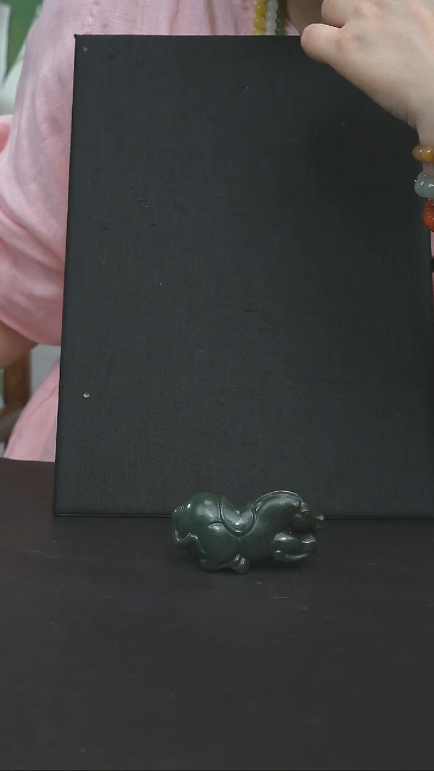 和田玉未镶嵌颈饰和田玉 未镶嵌 颈饰