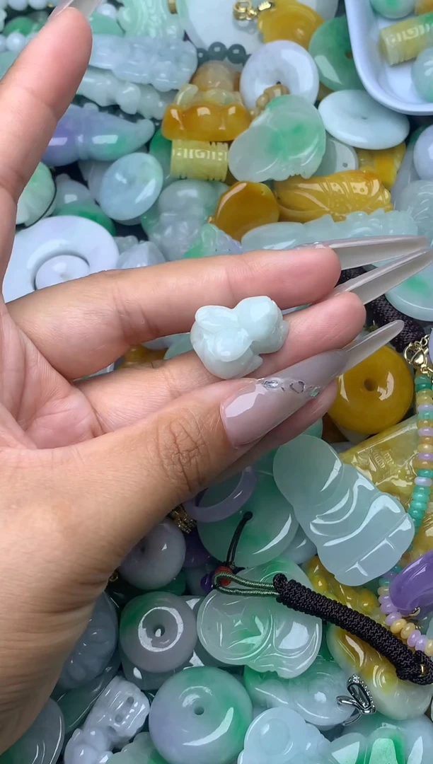 翡翠未镶嵌颈饰天然缅甸翡翠吊坠