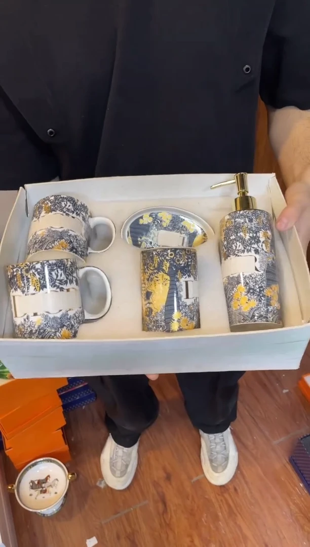 杯鸿辉家品牌瓷器，京东包邮！