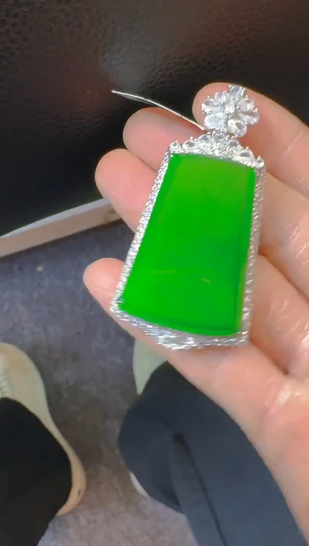 吊坠(赠链)银S925镶嵌翡翠天然A货翡翠