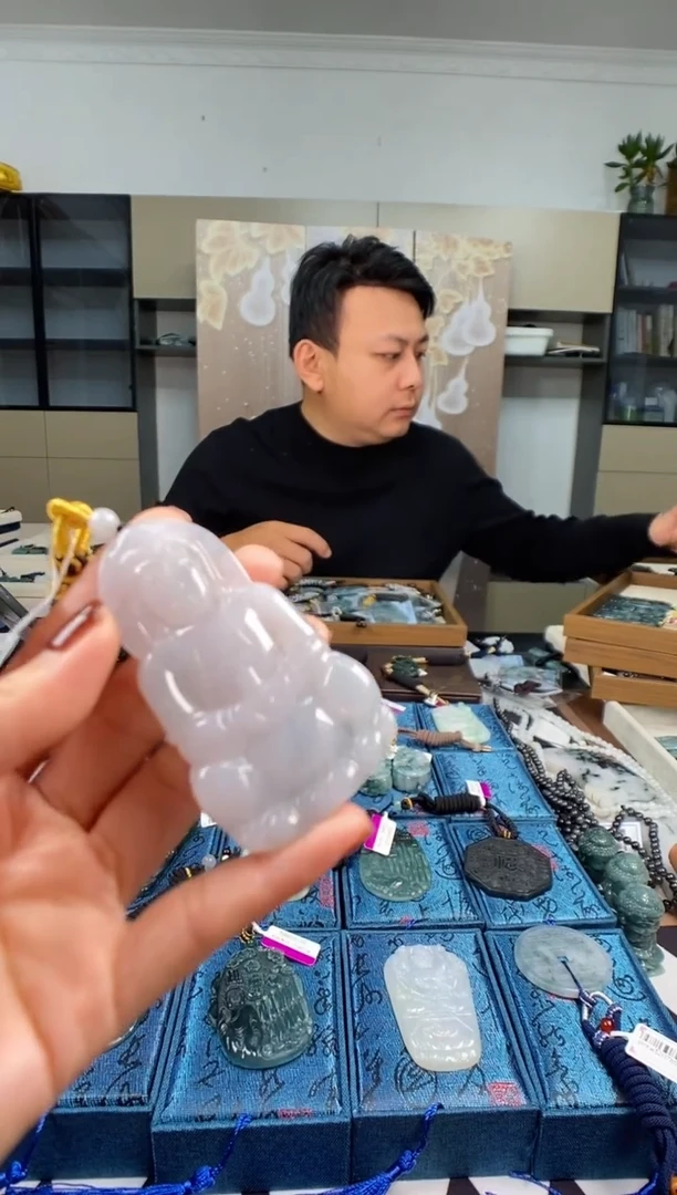 颈饰未镶嵌翡翠多样性发其一