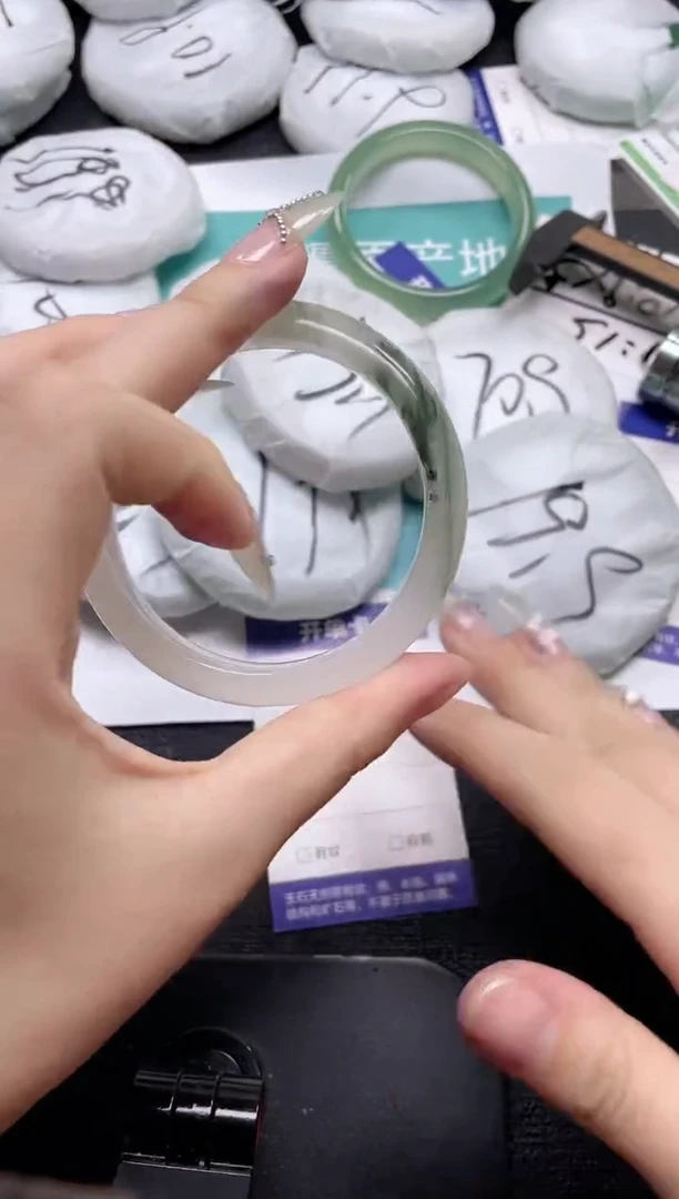 未镶嵌手镯石英质玉228-59