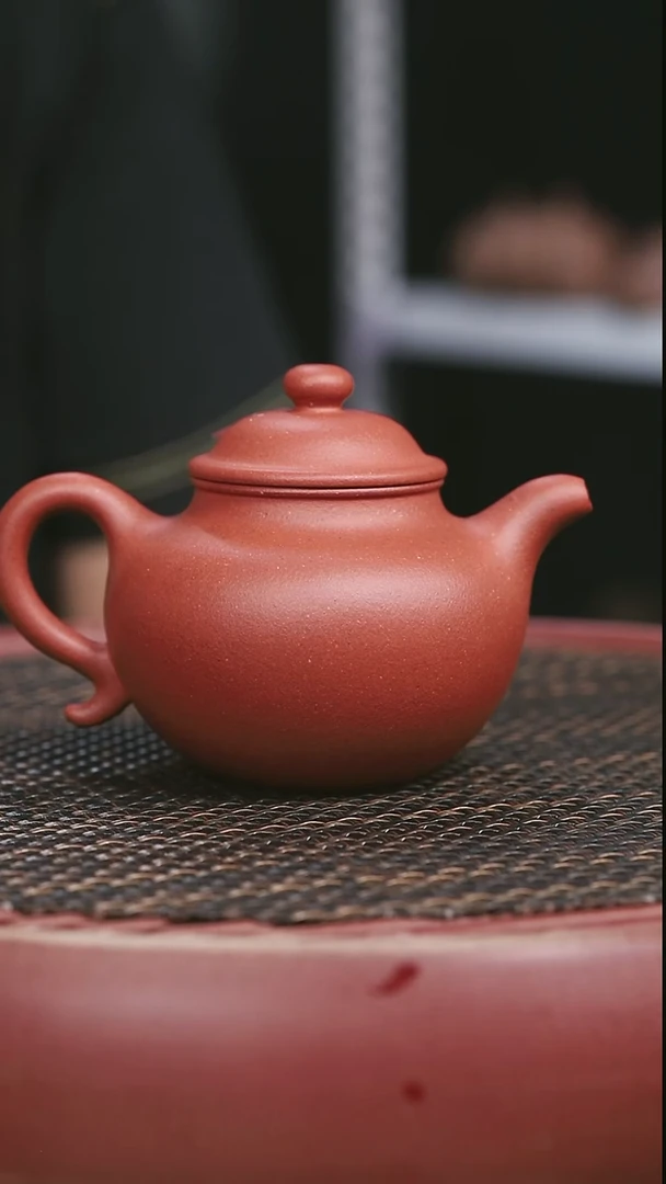 茶壶紫砂11号大红泥莲子260CC微瑕