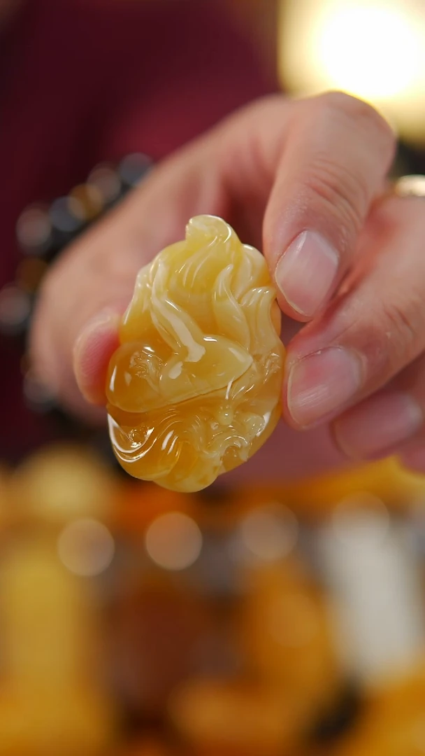 【闪购商品】蜜蜡颈饰未镶嵌11.66九尾狐吊坠