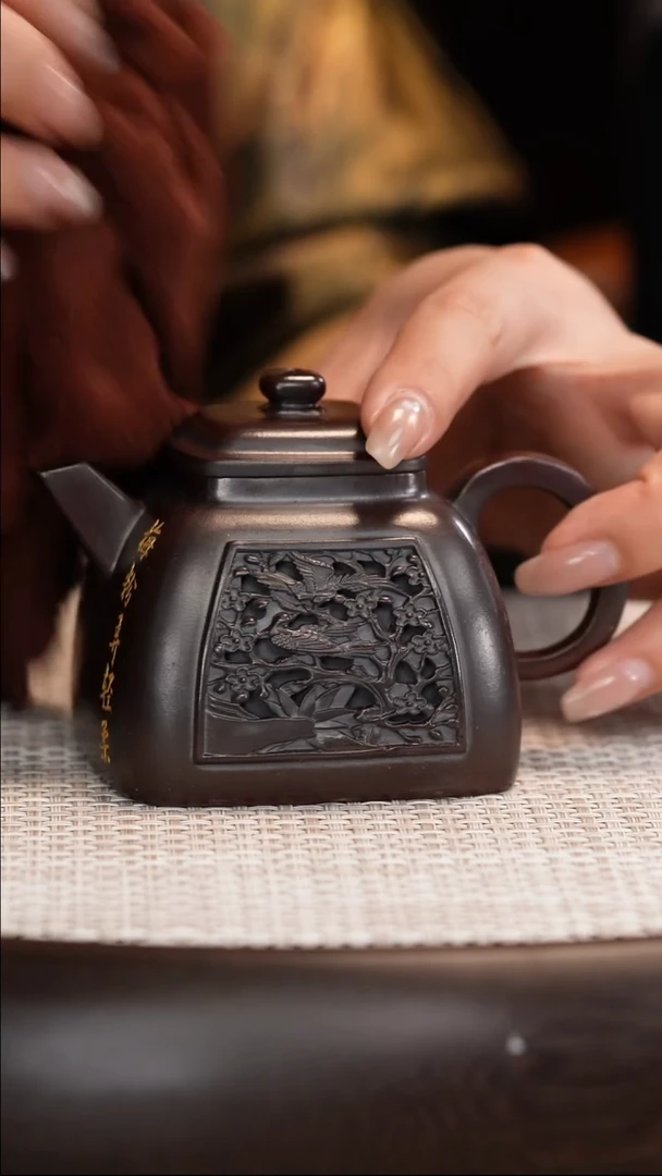 茶壶紫砂【鲍宜明】古乌泥 高四方 240cc