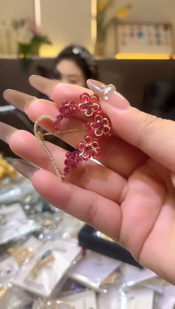 锆石铁合金精品饰界
