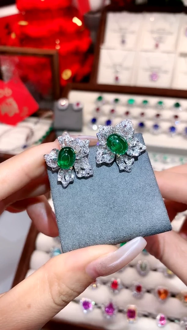 【闪购商品】祖母绿耳饰18K金镶嵌4.68ct/天然宝石/七天无理由