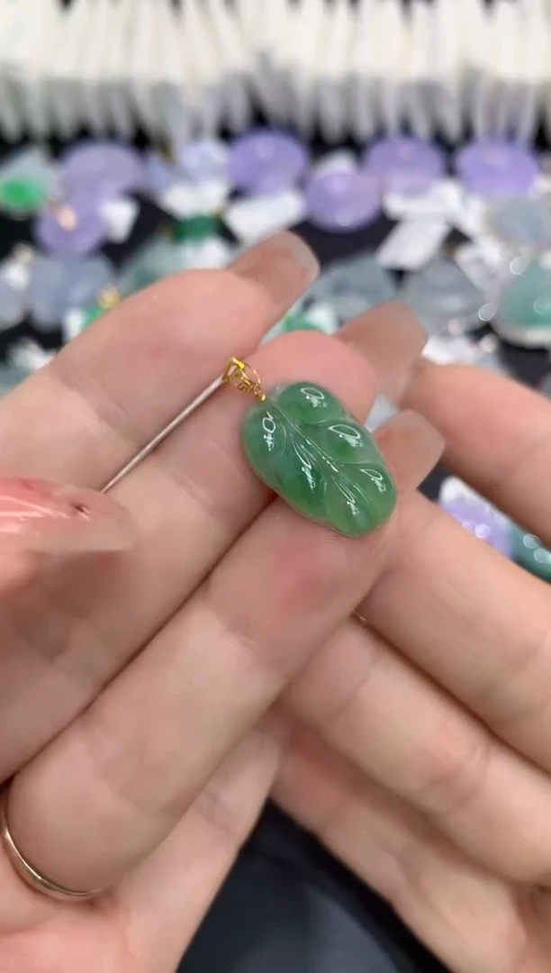 吊坠(不含链)18K金镶嵌翡翠11111111111