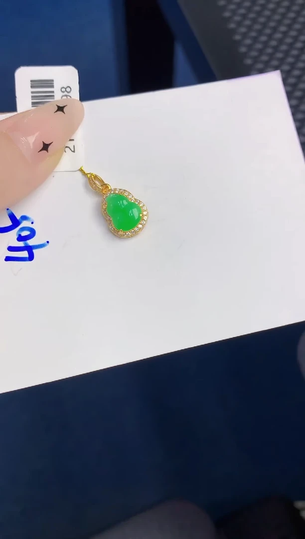 颈饰未镶嵌翡翠缅甸天然翡翠A货