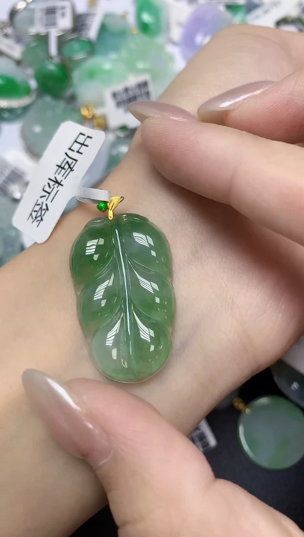 颈饰18K金镶嵌翡翠天然缅甸翡翠A货多样性发一件