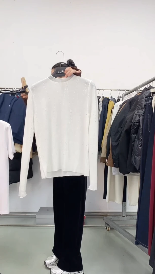 白色打底衫120斤以内