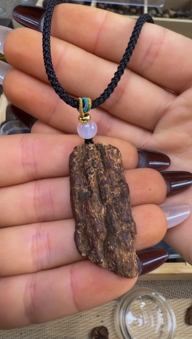 【闪购商品】沉香吊坠越南惠安红土