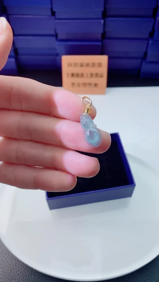 翡翠未镶嵌颈饰
