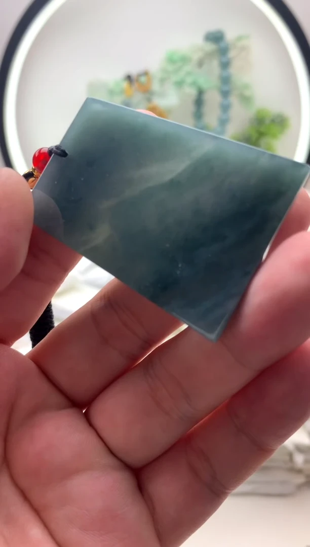 翡翠未镶嵌颈饰无事牌