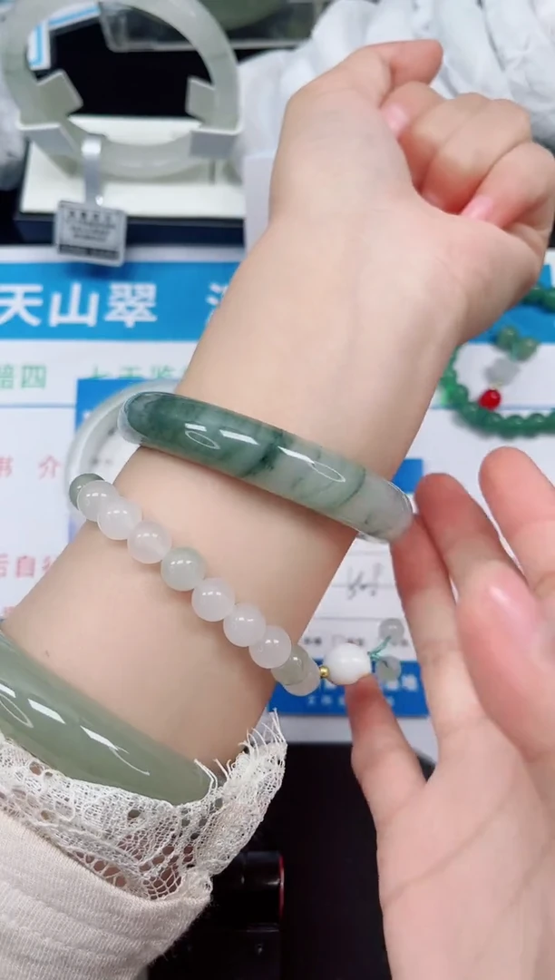 未镶嵌手镯石英质玉132-56/57