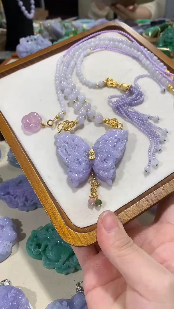 颈饰未镶嵌翡翠吊坠