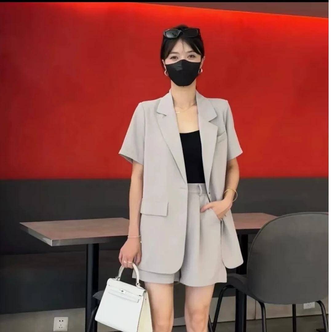 2025夏季短袖西装高级感纯色休闲外套女显瘦短裤两件套00019
