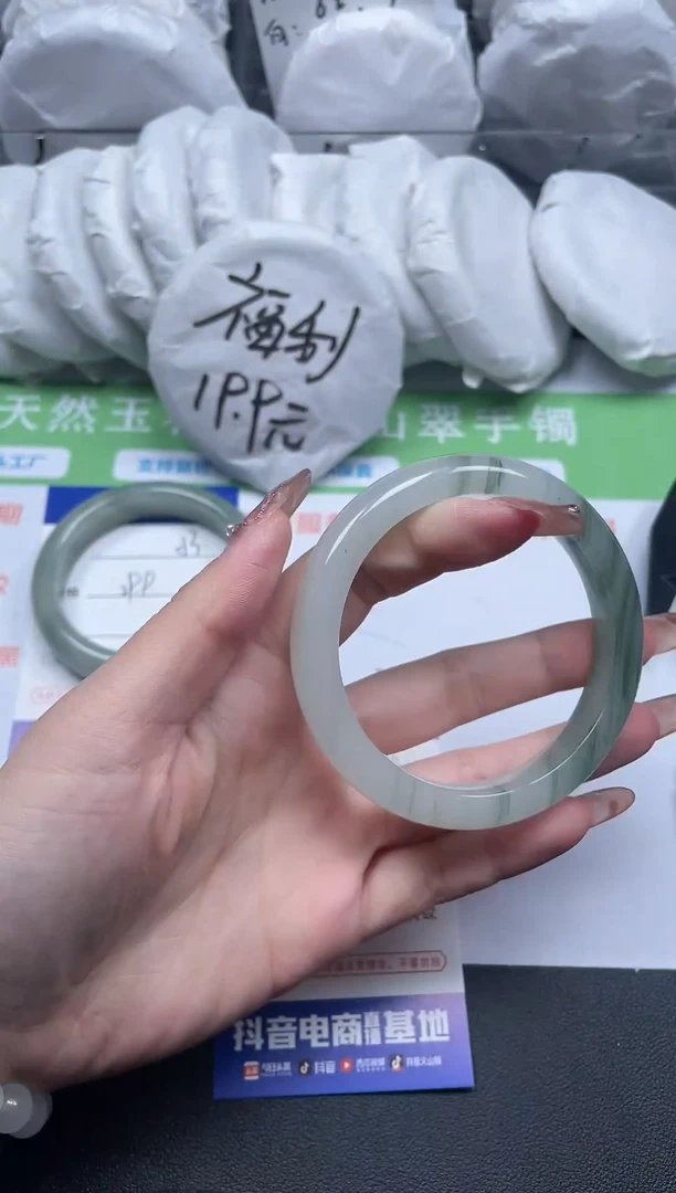 【闪购商品】石英质玉手镯未镶嵌54-57-1
