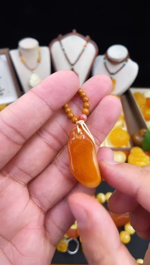 琥珀未镶嵌珠宝奇石柒月