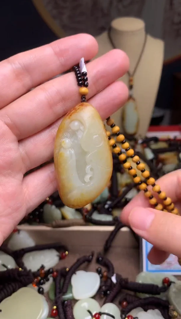 颈饰未镶嵌和田玉新疆料青海料清水和田玉吊坠