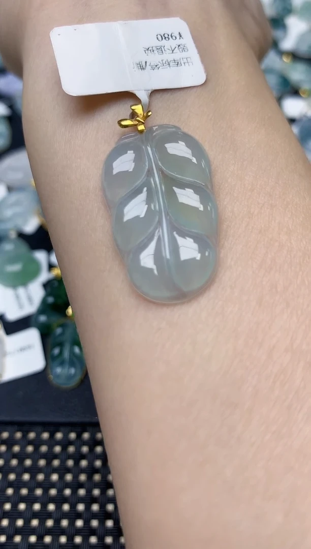 颈饰18K金镶嵌翡翠天然缅甸A货翡翠