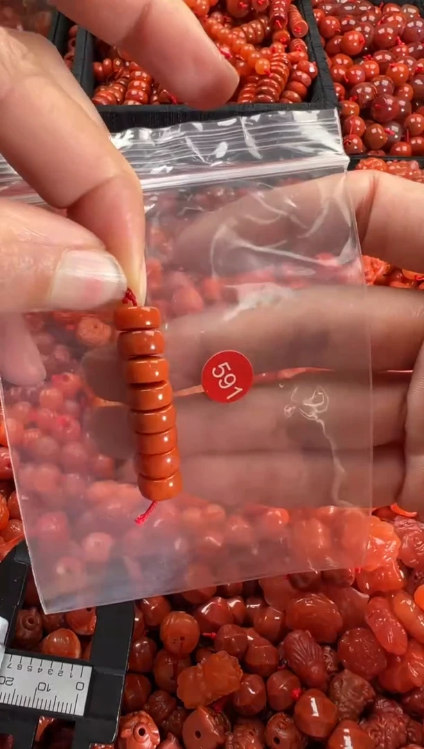 【闪购商品】南红玛瑙颈饰合金1