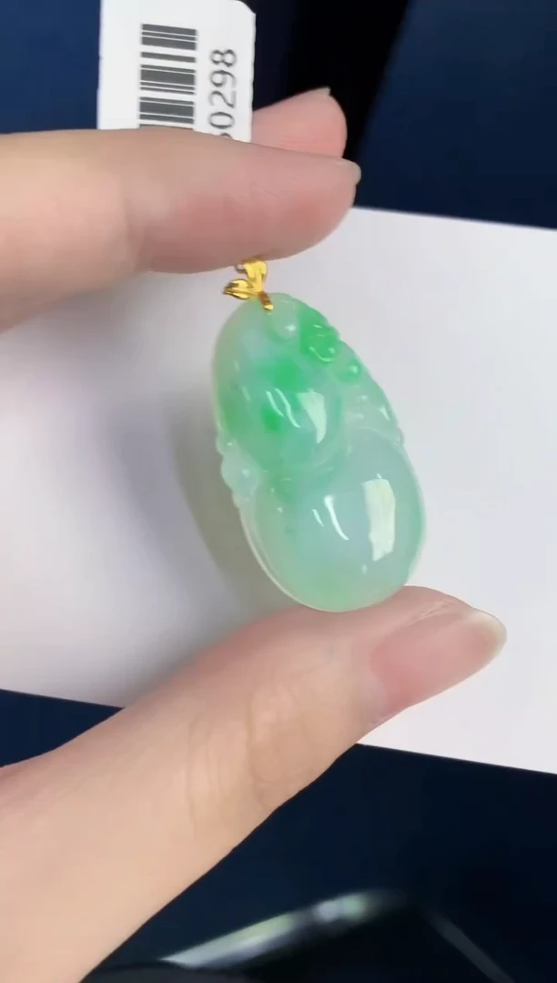颈饰18K金镶嵌翡翠天然翡翠缅甸A货