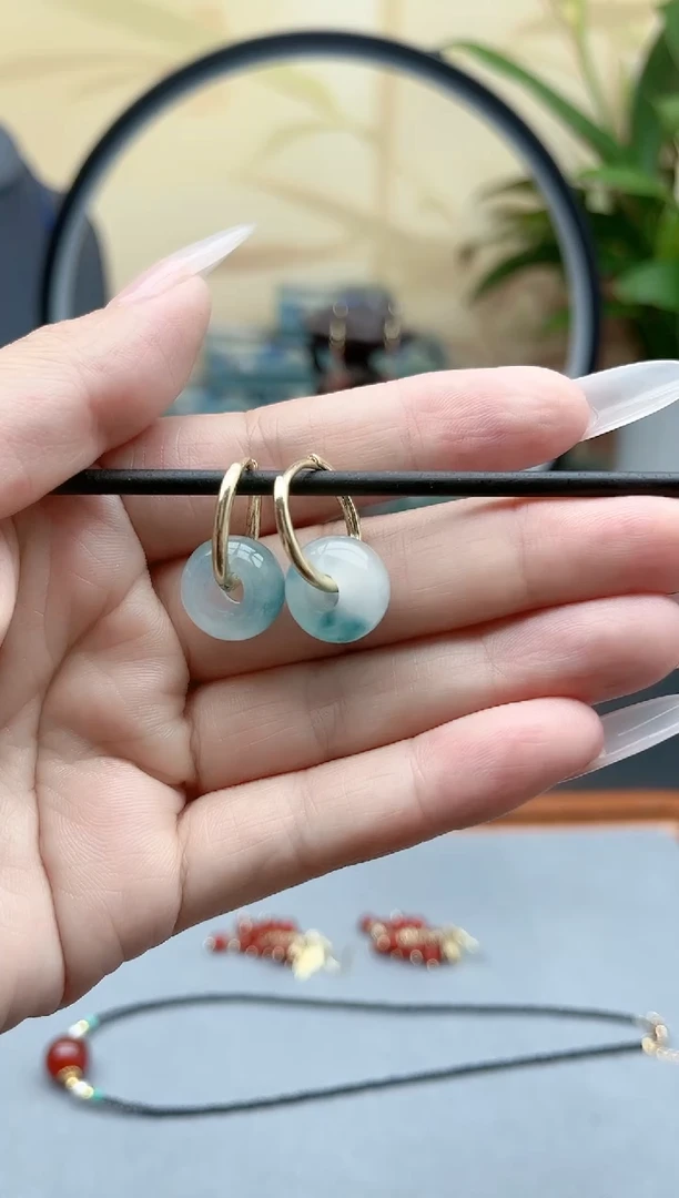 石英质玉（天山翠）银S925镶嵌耳饰00耳扣蓝水耳扣