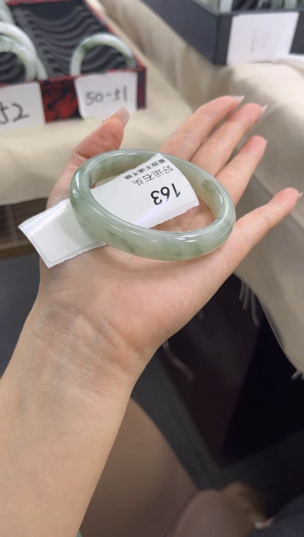 未镶嵌手镯石英质玉163瑕