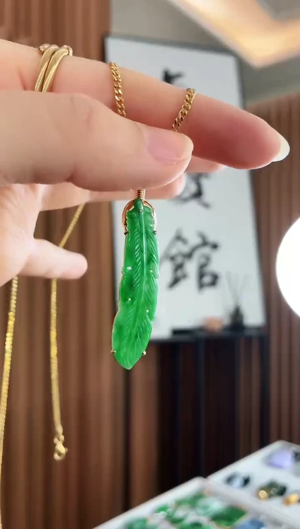 吊坠(不含链)18K金镶嵌翡翠吊坠