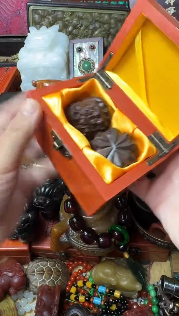 木礼盒香核桃一对