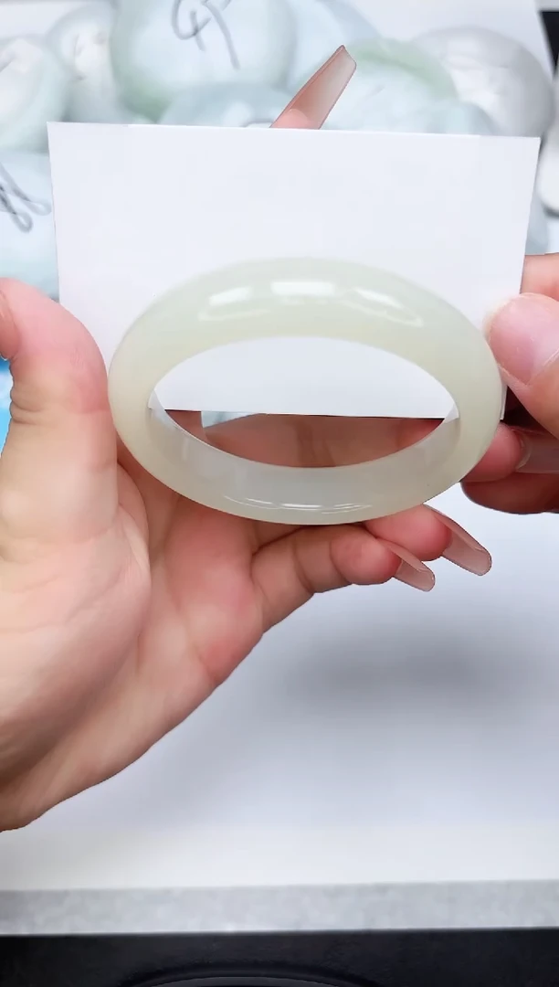 石英质玉手镯未镶嵌12-52.4