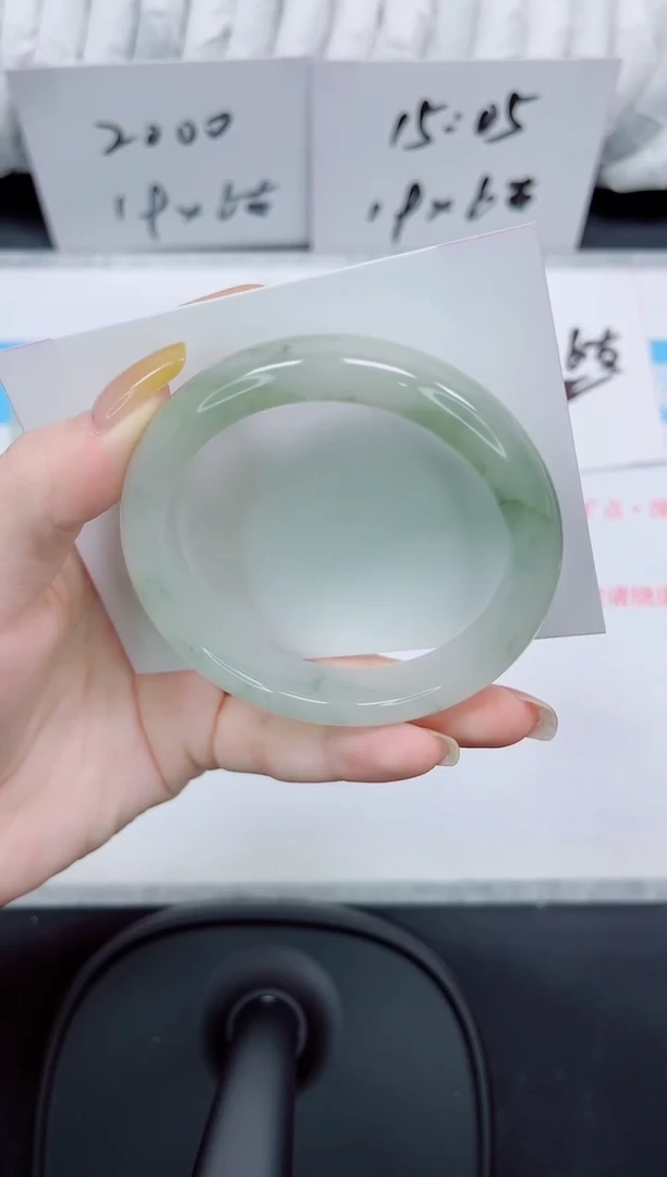 石英质玉手镯未镶嵌5