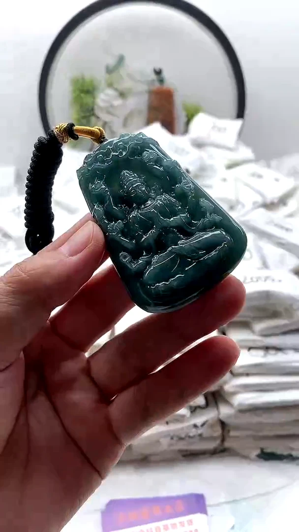颈饰未镶嵌翡翠千手观音