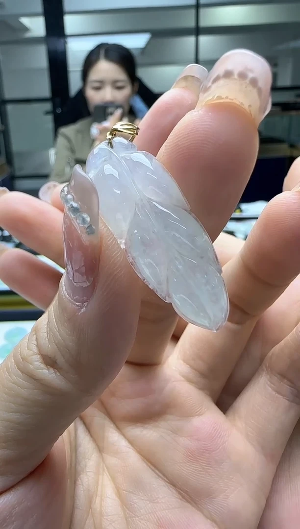 【闪购商品】翡翠颈饰18K金镶嵌叶子