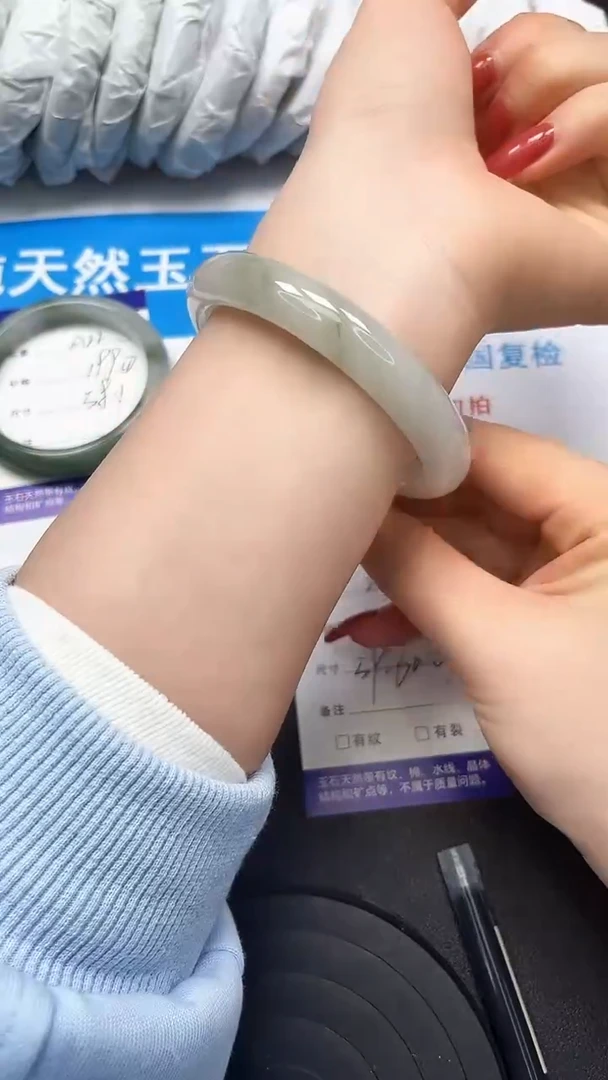 【闪购商品】石英质玉手镯未镶嵌23